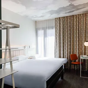 kyriad-lyon-est-meyzieu-zi-aeroport.hotels-rhonealpes.com/
