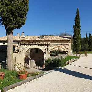 https://mas-de-reilhanette.hotels-rhonealpes.com